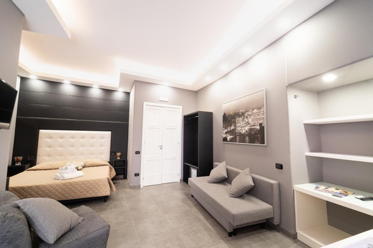 Royal House Napoli Centro, By Clapa Group Hotel Ngoại thất bức ảnh